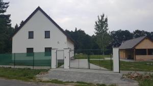 Budova, kde se vila nachází