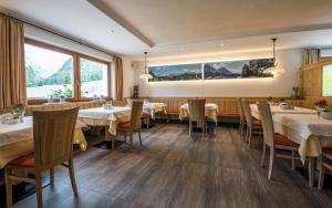 Restaurant o un lloc per menjar a Garni Hotel Bel Vert