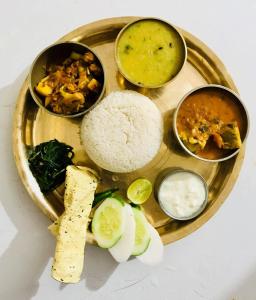 Makanan di atau berdekatan hotel