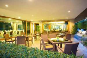 Posezení v ubytování Romantic Khon Kaen Hotel