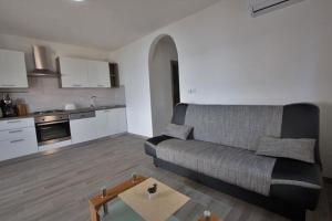Kuchyň nebo kuchyňský kout v ubytování Beachfront House Amaris