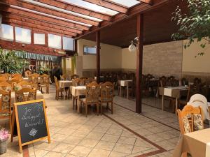 Restaurace v ubytování Bagolyvár Inárcs