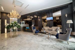 De lobby of receptie bij Medproper Suites