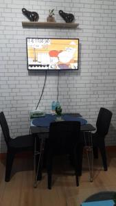 Televisyen dan/atau pusat hiburan di The Treehouse B @ Trees Residences