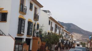 Fotografia z galérie ubytovania Excelente habitación en bonita y tranquila casa en Benalmadena pueblo v destinácii Benalmádena