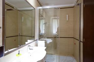 Koupelna v ubytování Cervara Park Hotel