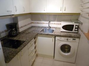 Kuchyňa alebo kuchynka v ubytovaní Apartamento Rosi de MALAGA