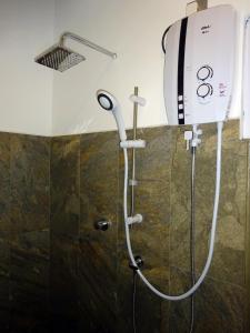 Vonios kambarys apgyvendinimo įstaigoje Kadulla Resort