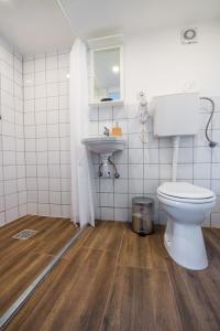 Ένα μπάνιο στο Chesscom Guesthouse