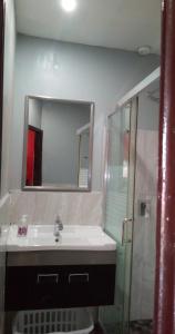 Ein Badezimmer in der Unterkunft DB Tower Vacation Rental