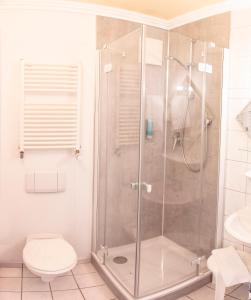 Ein Badezimmer in der Unterkunft Parkhotel Neubrandenburg