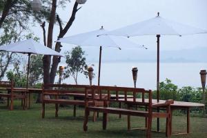 En hage utenfor KMA Bagan Hotel