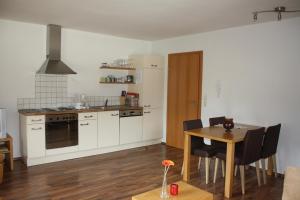 Dapur atau dapur kecil di Appartementhaus Bergblick
