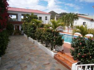 Bazén v ubytování L'Esperance Hotel nebo v jeho okolí