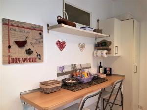 A kitchen or kitchenette at Il Salotto di via Giulia
