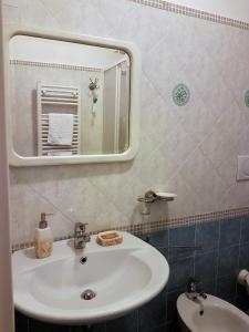 A bathroom at Il Salotto di via Giulia