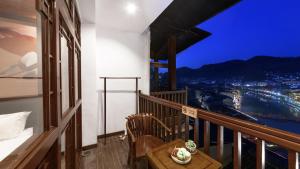 Pemandangan gunung umum atau pemandangan gunung yang diambil dari homestay