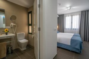 Łazienka w obiekcie Bitacora Lanzarote Club