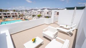 Basen w obiekcie Bitacora Lanzarote Club lub w pobliżu
