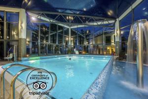 Bazén v ubytování Spa & Wellness Hotel Diament Ustroń nebo v jeho okolí