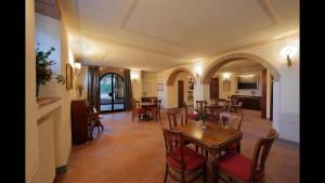 Posedenie v ubytovaní Relais Vignale & Spa