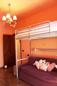 Giường tầng trong phòng chung tại Nido nel cuore di Bevagna