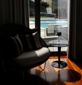 Der Swimmingpool an oder in der Nähe von LBV House Hotel