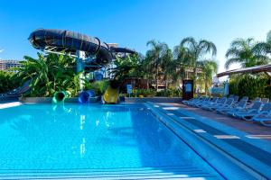 Bazén v ubytování Adalya Elite Lara Hotel - Ultra All Inclusive nebo v jeho okolí
