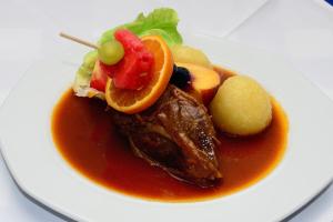 Jídlo v hotelu nebo okolí