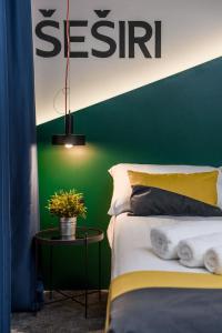 Posteľ alebo postele v izbe v ubytovaní Stay Swanky Hostel