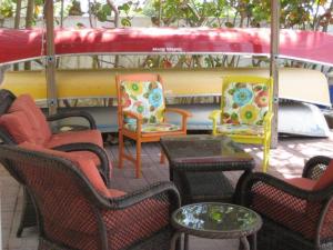 Ein Sitzbereich in der Unterkunft Pirates Pointe Resort