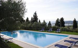Swimmingpoolen hos eller tæt på Country House i Girasoli