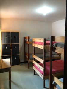 Poschodová posteľ alebo postele v izbe v ubytovaní Pousada Serra Carioca Friburgo