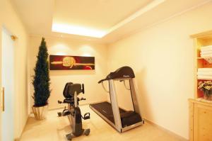 Fitness center at/o fitness facilities sa Hotel Gratschwirt