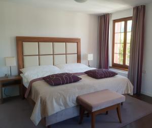 Ліжко або ліжка в номері Hotel zur Post