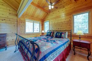 Imagen de la galería de Twin Pines Cabin, en Estes Park