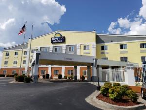 Gallery image of Days Inn & Suites by Wyndham Union City in Union City