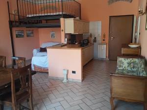 A kitchen or kitchenette at Amber Apartment