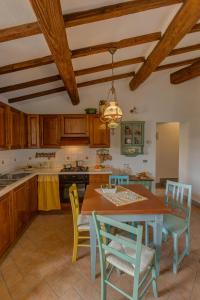 Kuchyň nebo kuchyňský kout v ubytování Casa il Castello