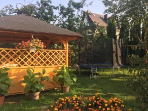 Vonkajšia záhrada v ubytovaní Apartamenty w Jurgowie Świstokówka
