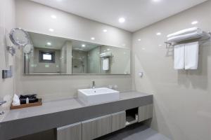 Koupelna v ubytování Maagiri Hotel