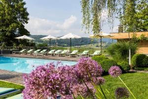 The swimming pool at or close to Hotel Heubad