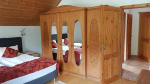 Letto o letti in una camera di Mosthäusl