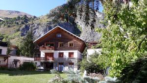 En generel udsigt til bjerge eller udsigt til bjerge taget fra lejligheden