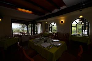 Restaurace v ubytování Sierra Alisos Hotel de Campo