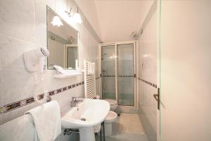Et badeværelse på Hotel L'Argine Fiorito