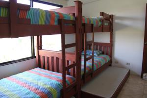 Poschodová posteľ alebo postele v izbe v ubytovaní Villa 24C Los Cabos Monterrico