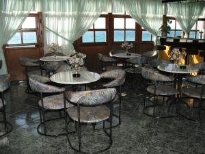 阿尔法一室公寓餐厅或其他用餐的地方