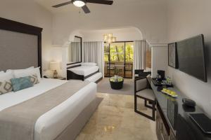 Postel nebo postele na pokoji v ubytování Meliá Caribe Beach Resort-All Inclusive