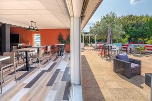 Afbeelding uit fotogalerij van Carré Pau Airport Hôtel in Serres-Castet